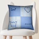 Kissenhülle mit Name + Datum + Herz + Krone bestickt 40x40 cm -blau-